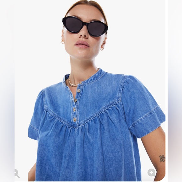 MOTHER Tops - MOTHER Denim The Giggler Top Salt/Lime Blue Jean Button Babydoll S $255